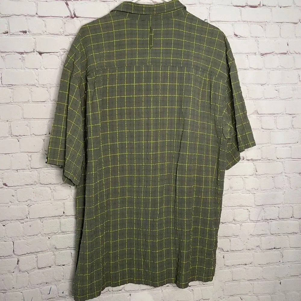 The North Face Men's Green/Yellow Plaid Short Sleeve Button‎ Up Shirt Size L